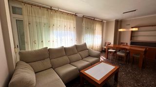 Appartement  Avenida del pintor tarraso 189. Luminoso piso reformado en el centro de navarres con acceso por