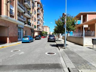 Local Comercial a Canals. Locales comercial de gran superficie cuenta con 639m2 con acceso