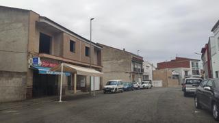 Terreny residencial a Villanueva de Castellón. Gran solar edificable
