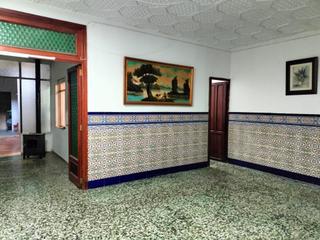 Casa a Canals. Casa en el centro del pueblo 2 alturas cerca de todos los servic