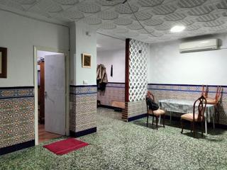 Casa a Canals. Casa en el centro del pueblo 2 alturas cerca de todos los servic