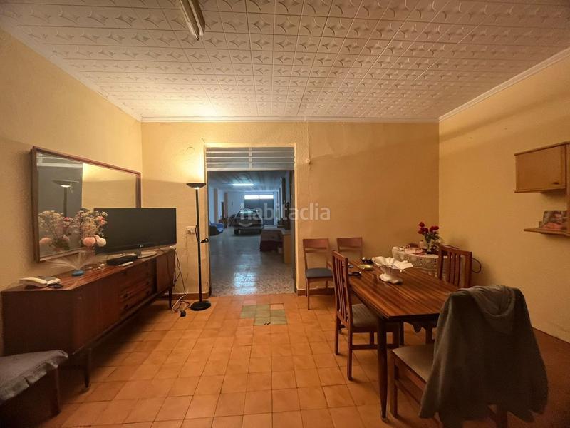 Foto aebb3eec-c60b-43f9-aab4-2668253d566b. Edifici a Canals