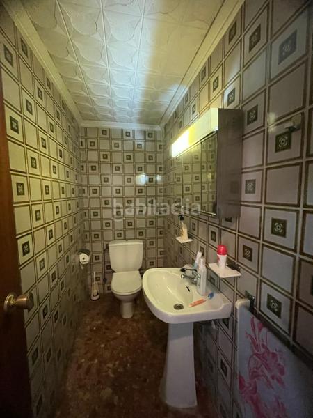 Foto b5d3732a-3100-4da9-abd0-d60440784a44. Edifici a Canals