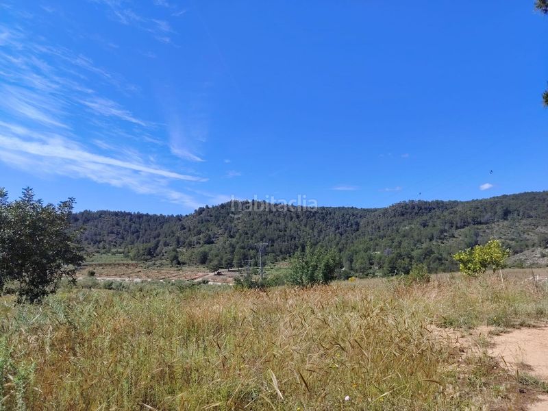 Foto ffb5b58a-a03e-42f3-918f-17bd06afca3b. Xalet amb aparcament piscina a Navarrés
