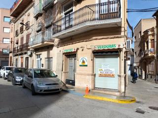 Lloguer Local Comercial a Canals. Oportunidad para tu nuevo negocio. muy buena ubicación.