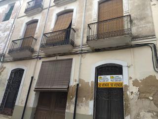 Terreny residencial a Enguera. Estupenda casa solar en enguera