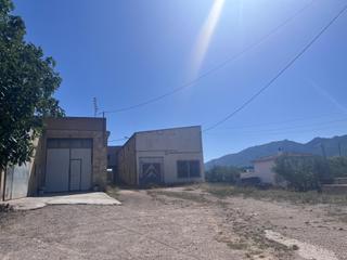 Nau industrial a Moixent. Fantástico almacén situado a tan solo 1 minuto de mogente