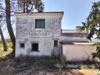 Masia a Montesa. Casa de campo con 140m2 4 habitaciones porche terraza y finca co