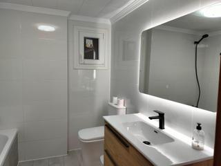 Pis a Canals. Piso totalmente reformado con 3 habitaciones,vestidor, baño, ase
