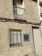 Masia a Larizo 15. Casa de pueblo con patio para reformar en quesa