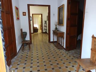 Casa  Calle musico jose albero. Para los que buscan espacios grandes...