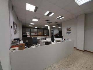 Business premise in Las Cruces. Local comercial céntrico!!