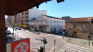 Oficina a La Paz. Entresuelo en esquina con vistas a constitución