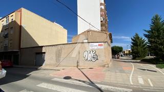 Maison à Avenida constitucion de 175. Esquina en avda. constitución  ideal para unifamiliar o promoció