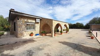 Chalet in Las Virtudes. Compre hoy este chalet por debajo de su valor de mercado y dispo