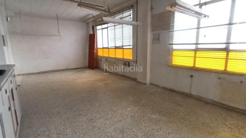 Foto 1ad8153c-cd52-4391-b29f-cd3d829ef938. Local comercial  en planta baja en esquina en Villena