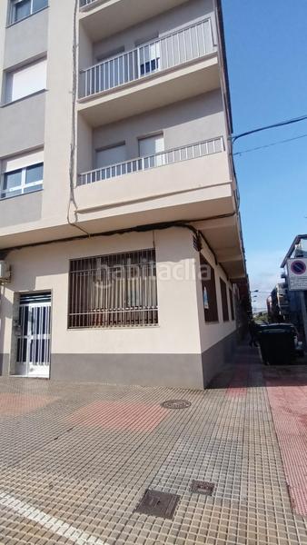 Foto 730fe751-72c5-40f9-8f6c-09b149acfeef. Local comercial  en planta baja en esquina en Villena