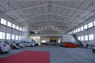 Bâtiment à usage industriel à Las Tiesas. Nave industrial en villena primera línea de autovía.