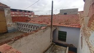 Casa a Las Cruces. Casa en planta baja en pleno centro de villena