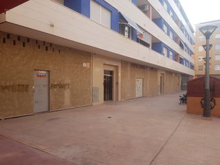 Geschäftsraum in El Carril - Paseo de Chapi. Local comercial con 14 metros de fachada
