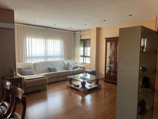 Pis a Terramelar. Piso de 3 habitaciones y 2 baños, con excelente reforma en terra