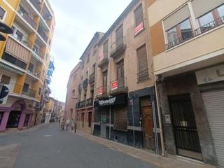Casa a Calle del teniente hernández menor 8. Oportunidad única en el corazón de la ciudad vivienda con múltip