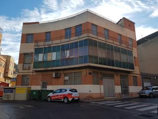Bâtiment à usage industriel à La Paz. Nave industrial en casco urbano de villena