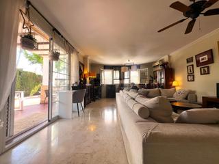 Chalet à La Cañada. Excelente chalet en venta, ubicado en paterna