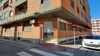 Local Comercial a Calle  sax 2. Magnífico local comercial en venta o alquiler con una ubicación