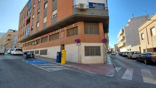Geschäftsraum in Calle  sax 2. Magnífico local comercial en venta o alquiler con una ubicación