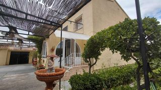 Chalet en Las Tiesas. Exclusivo chalet en venta en villena con piscina cubierta y pist