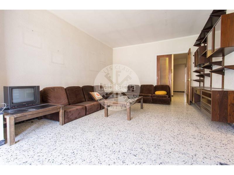 Foto b8e0d3ce-8032-45f1-8faf-3794d3b9c973. Edifici a Monistrol de Montserrat