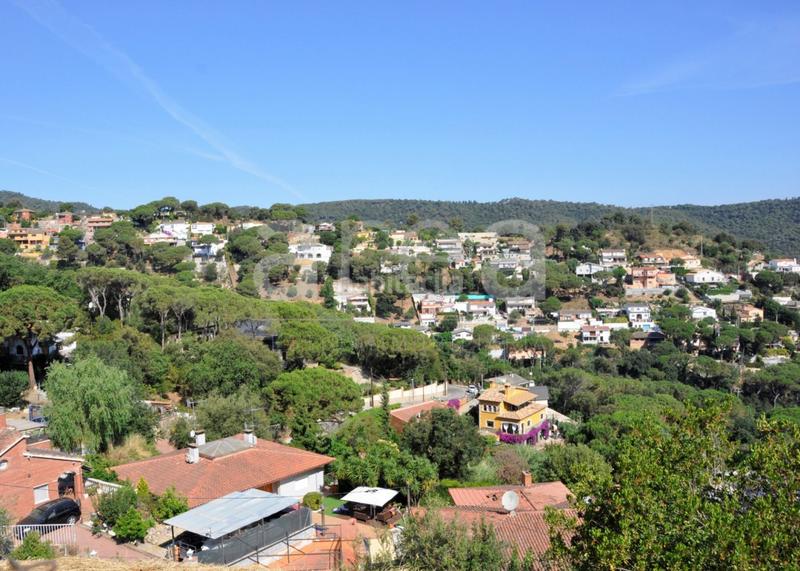 Foto 457bb654-7318-424f-94e2-9b10739e07c4. Terreno residencial en calle mercè rodoreda i gurgui 94 excelente parcela con vistas panorámicas en les ginesteres en Argentona