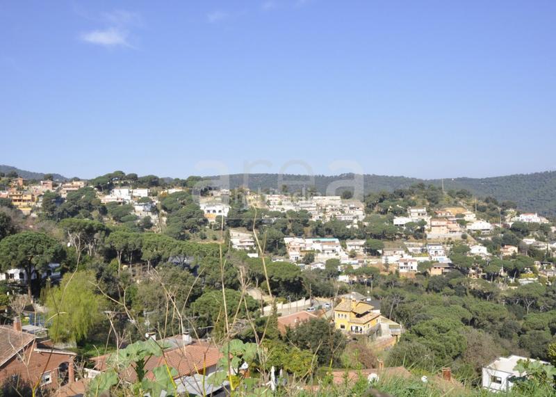 Foto 7a57fb22-d2a7-4a87-85f2-aaefa0f617cf. Terreno residencial en calle mercè rodoreda i gurgui 94 excelente parcela con vistas panorámicas en les ginesteres en Argentona