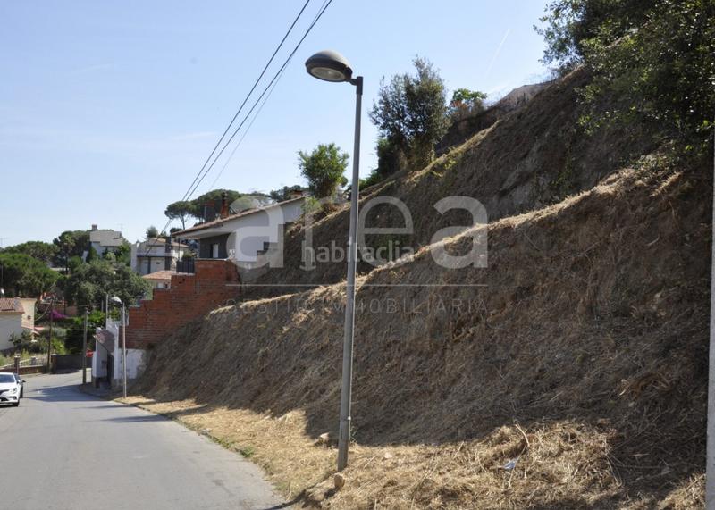 Foto f06c1d90-9d95-474e-b148-f49fa32fe75d. Terreno residencial en calle mercè rodoreda i gurgui 94 excelente parcela con vistas panorámicas en les ginesteres en Argentona