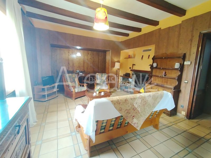 Foto 443150d8-1720-4bd5-a6b5-a54b5c759260. Xalet amb aparcament piscina a Planoles
