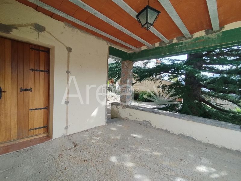 Foto 4a160018-34bf-4a4a-af88-f91564e1c57e. Xalet amb aparcament piscina a Planoles