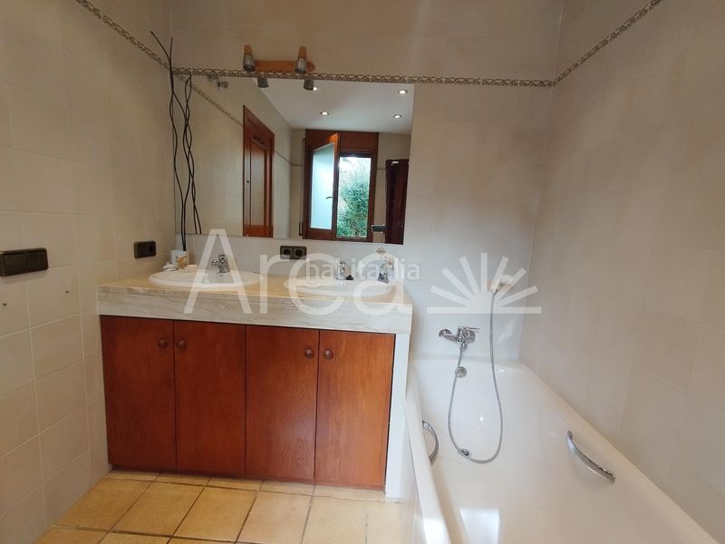 Foto 5821e433-b25f-473d-ba11-3d86e9d02f10. Xalet amb aparcament piscina a Planoles