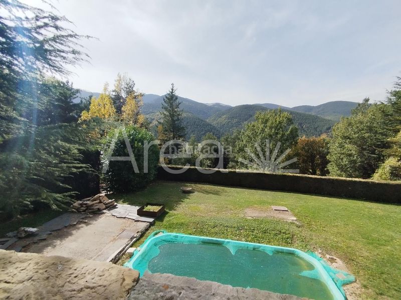 Foto 74ce116f-b44e-4a05-ba79-f7152a6d83a5. Xalet amb aparcament piscina a Planoles
