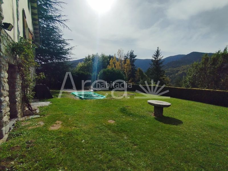 Foto b336ed2b-cade-4946-b21e-631bdd95cdbb. Xalet amb aparcament piscina a Planoles
