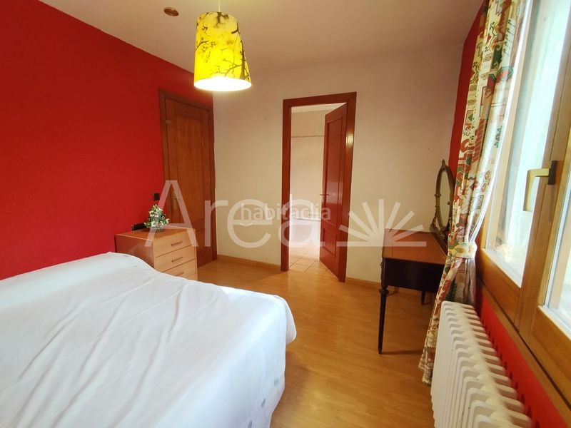 Foto ccf8cb69-36d7-4b74-856d-4c5d3c95edb0. Xalet amb aparcament piscina a Planoles