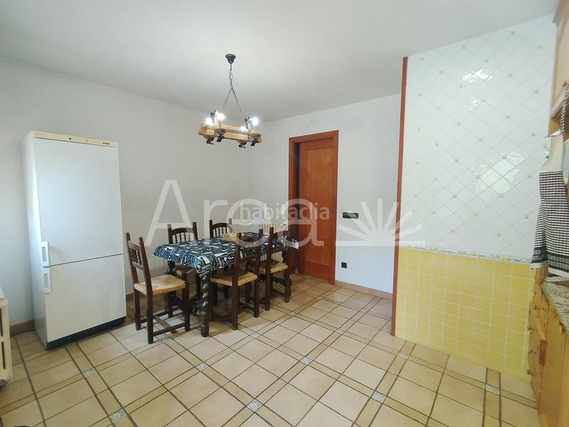 Foto ce1e3b52-bffa-42c8-a548-c0db3c0178bd. Xalet amb aparcament piscina a Planoles