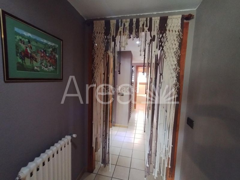 Foto e7e958a1-8da2-4e05-a116-a39456822171. Xalet amb aparcament piscina a Planoles