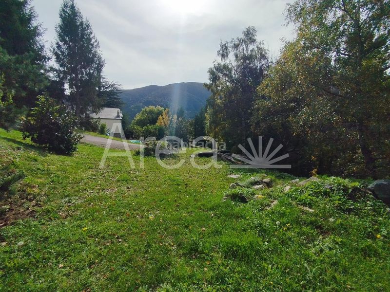 Foto ee9e5bd0-f7a2-4f6b-a082-1c12ccd98fe3. Xalet amb aparcament piscina a Planoles