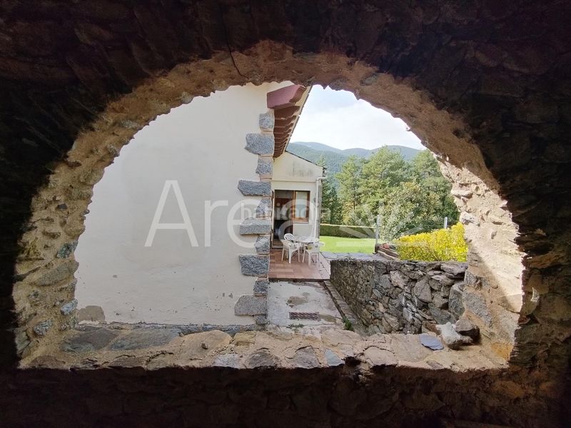 Foto f0f9faac-1422-432f-adcc-fd866f61e834. Xalet amb aparcament piscina a Planoles