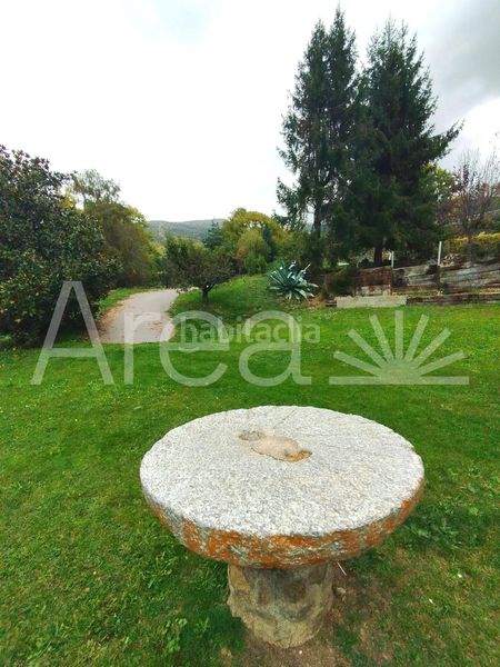 Foto f6f3a746-1a52-4685-acea-3d52d5b67741. Xalet amb aparcament piscina a Planoles