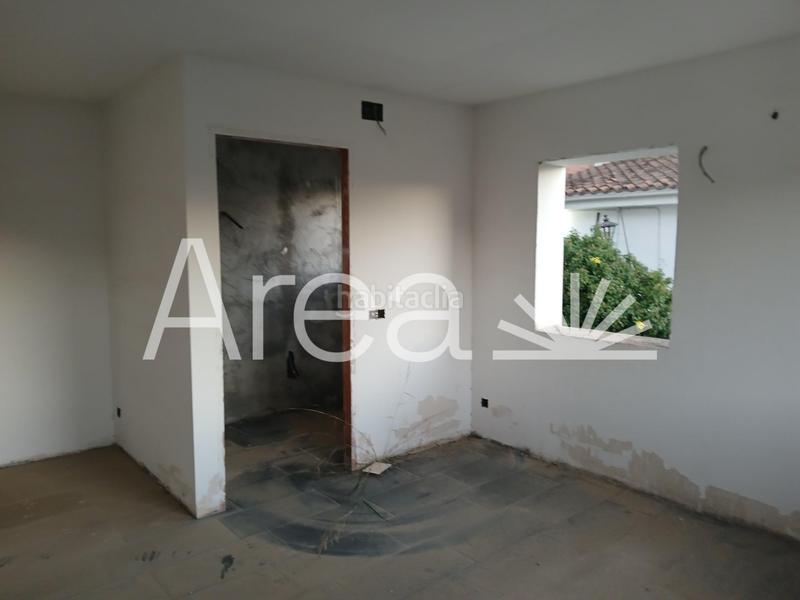 Foto e49e4a10-34ac-45a8-bd84-a390b5f2fa1a. Chalet  obra parada en Urbanitzacions Arenys de Mar