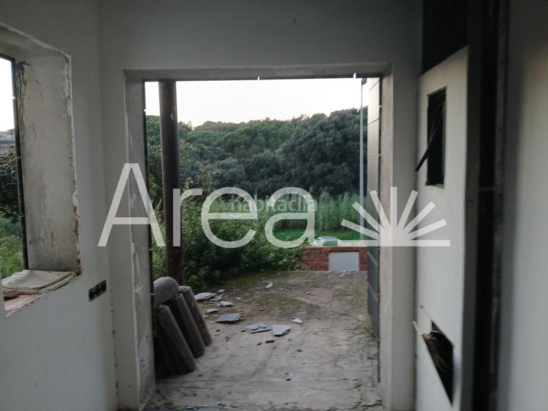 Foto ecefcd1b-a0c8-4e65-8fa4-9bbbcbc0ecd3. Chalet  obra parada en Urbanitzacions Arenys de Mar