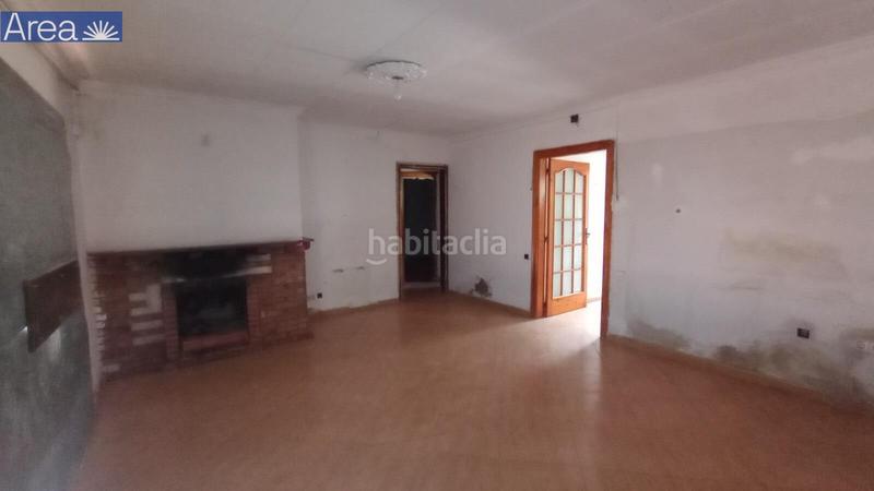 Foto adee9cfd-2ceb-4b17-851a-f25b2aa10215. Casa con parcheggio in Urbanitzacions Argentona