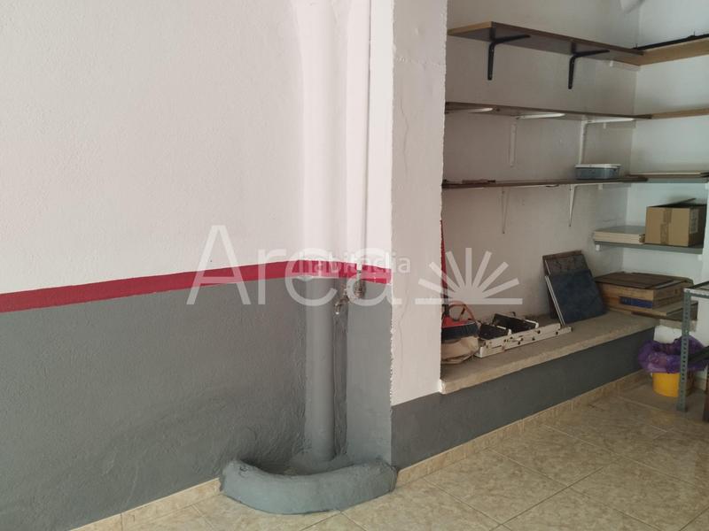 Foto 5368d8a0-35c3-4d2f-90ca-78ffc3a50624. Aparcament cotxe a Ripoll